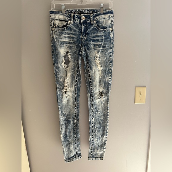 Almost Famous Jeans Womans SZ 7 Acid Wash Denim Skinny Distressed Stretch Casual - Picture 1 of 11